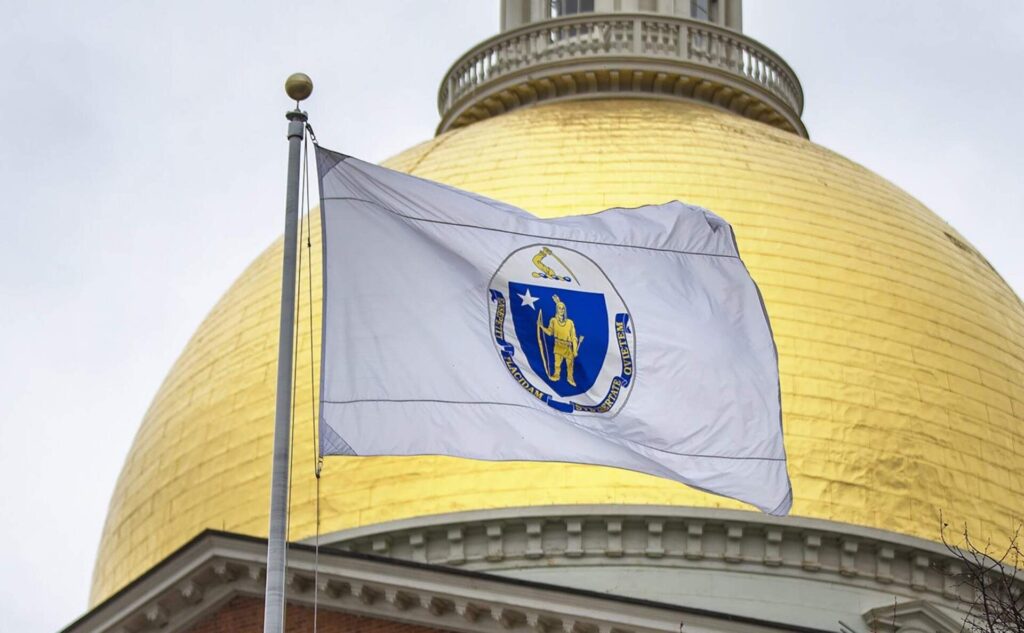 Senador de Massachusetts suspende las operaciones de la cámara estatal para culparlo del cierre de la cámara estatal