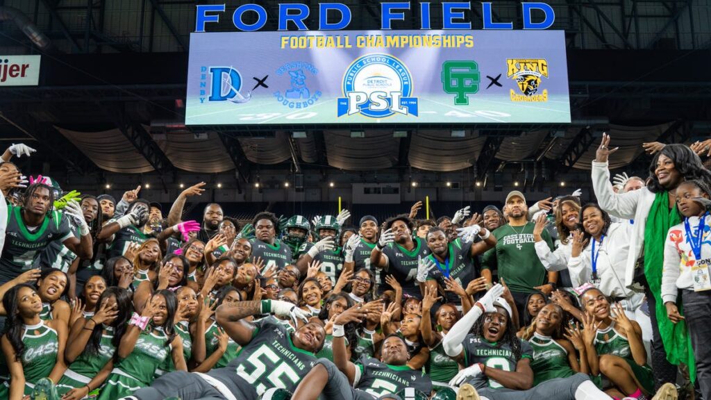 Calendario de la primera ronda de los playoffs de fútbol americano de las escuelas secundarias de Michigan