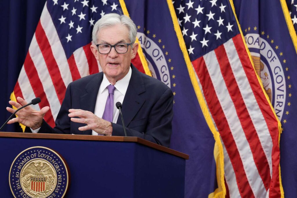 El presidente de la Fed, Jerome Powell, dice que el recorte de tipos de diciembre “está lejos de estar garantizado”