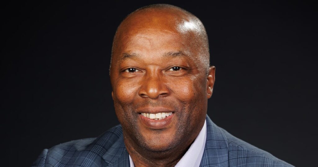 El abogado de Dallas Tony Box lanza campaña para reemplazar a Ken Paxton como fiscal general de Texas