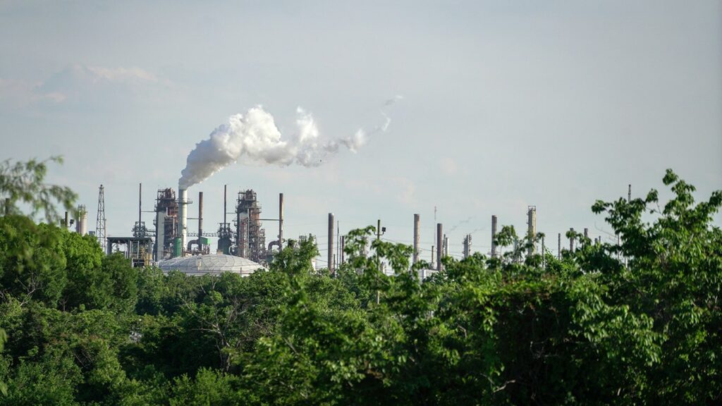 ExxonMobil demanda a California por la ley de divulgación del cambio climático por motivos de libertad de expresión