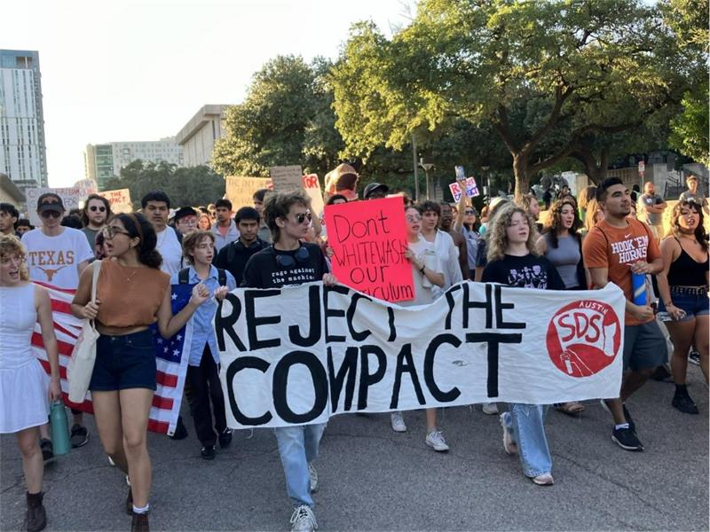 Texas apoya el despido de profesor; Austin, Texas guarda silencio sobre el acuerdo de Trump ‣ Texas AFT
