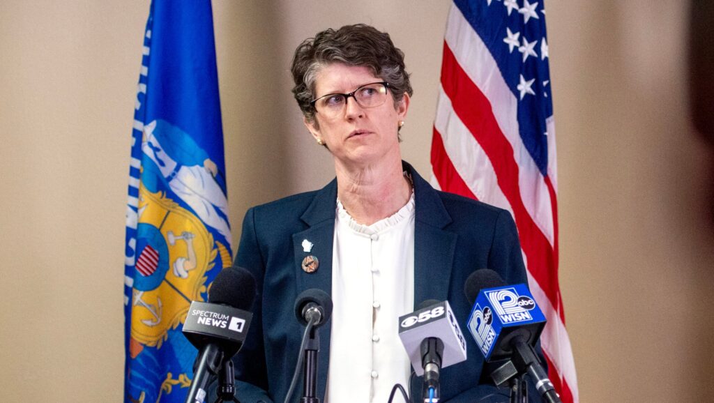 Legisladores ordenan auditoría del proceso de revisión de licencias de enseñanza