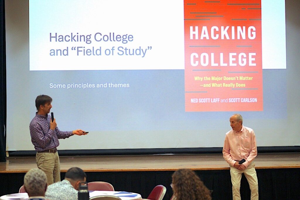 Autores y expertos en educación superior presentan la idea de “hackear la universidad” en el Simposio de otoño de ATL – Rhody Today