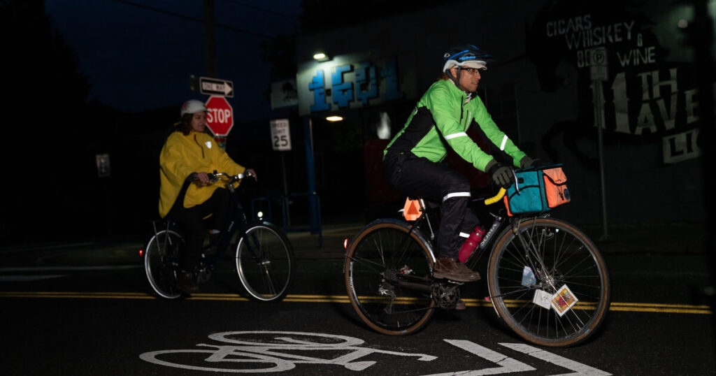 Comunicado de prensa: Viaje con precaución a medida que finaliza el horario de verano y el clima oscuro y húmedo aumenta los riesgos de seguridad en nuestras calles
