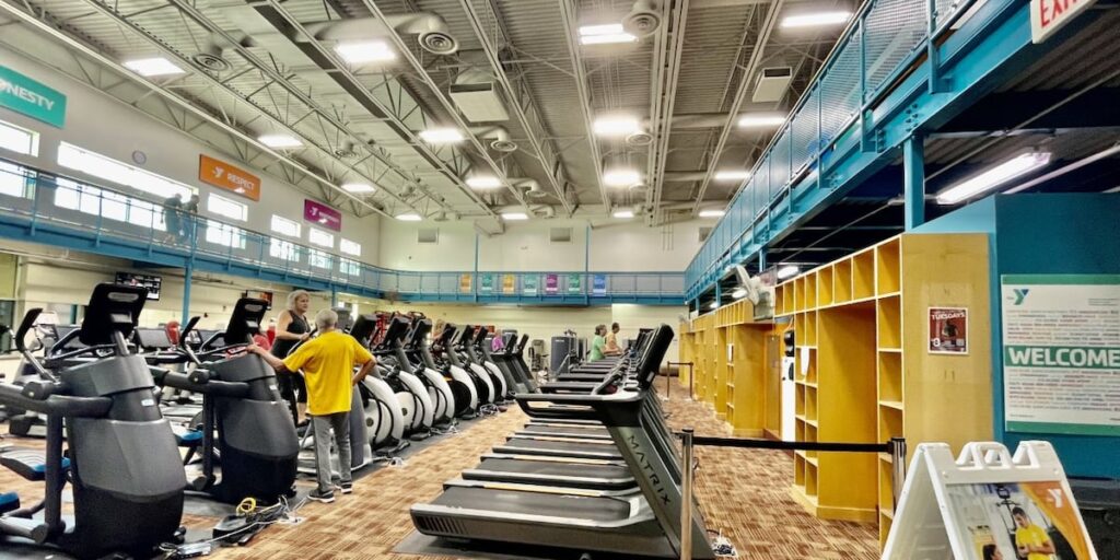 Geauga Family YMCA presenta la tecnología EGYM Smart Fitness