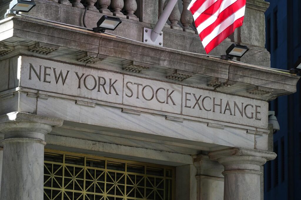 Los futuros del S&P 500 y Nasdaq caen antes de la avalancha de ganancias a medida que aumentan las preocupaciones sobre la valoración