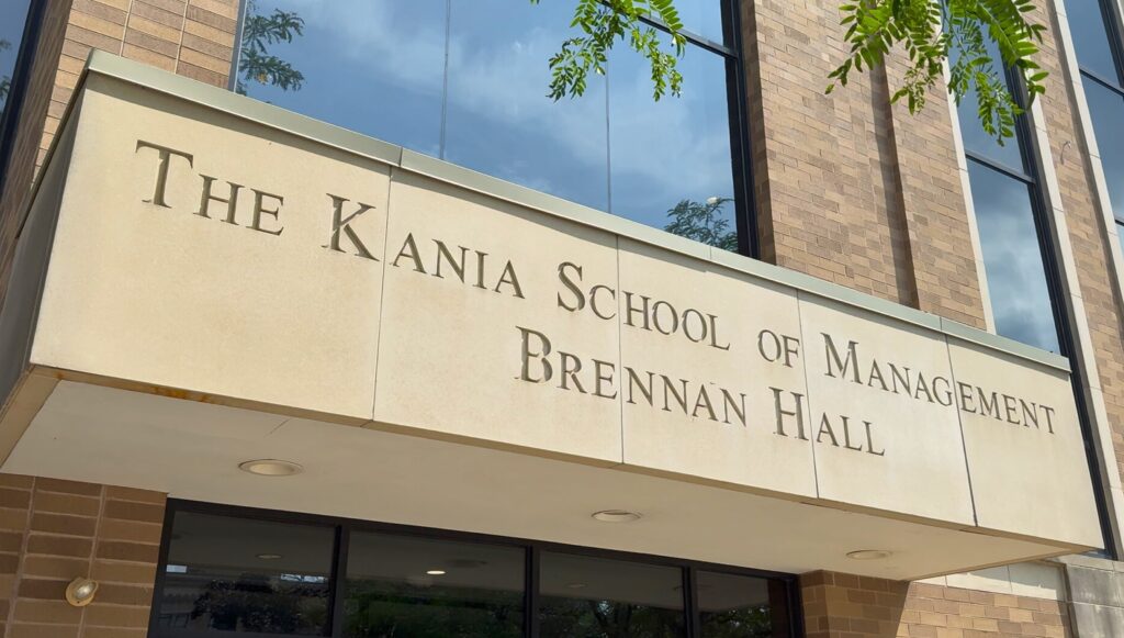 Los estudiantes de la promoción 2029 participan en el programa Business Honors