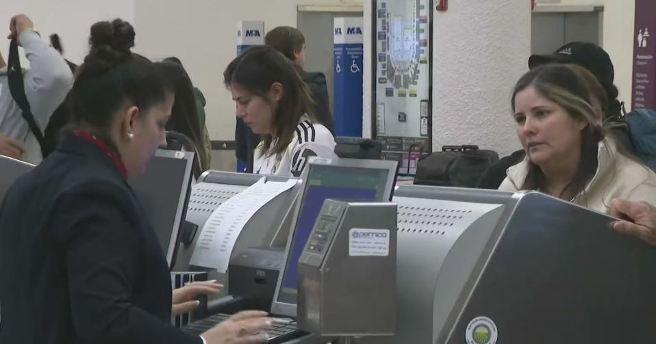 Los vuelos de South Florida Air se disparan debido a que las suspensiones de vuelos ponen en peligro los viajes de vacaciones