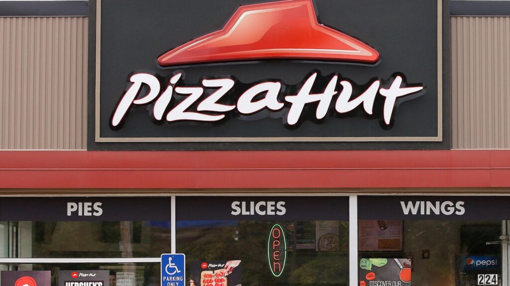 La matriz de Pizza Hut anuncia que estudia vender la cadena