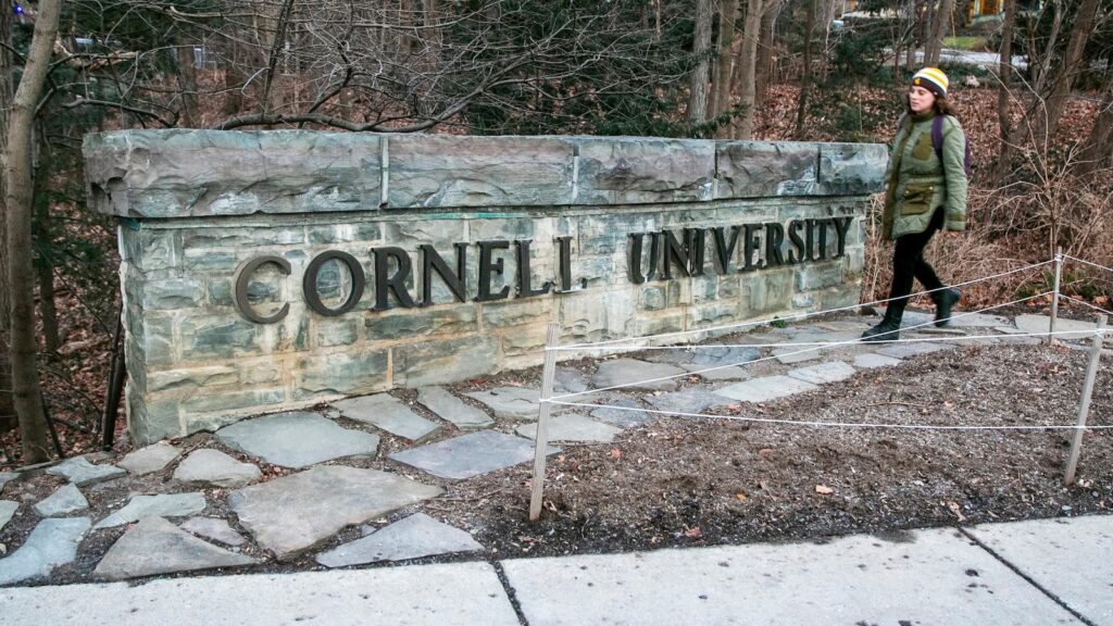 La Universidad de Cornell pagará 60 millones de dólares en un acuerdo con la administración Trump para restaurar la financiación federal