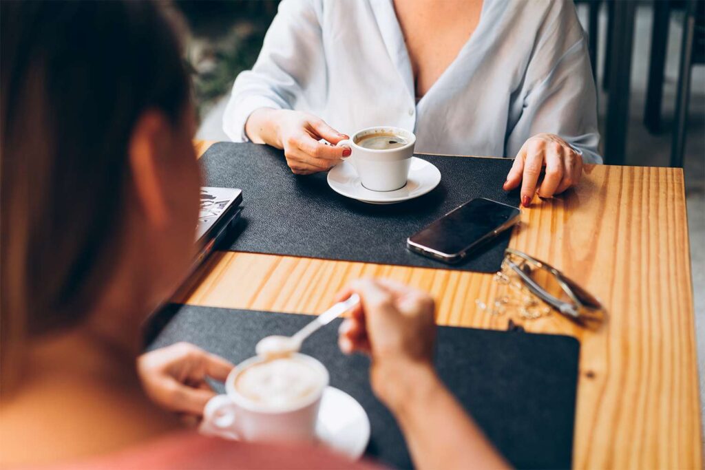 Una mujer dice que una amiga admite que está con su marido por “estilo de vida”